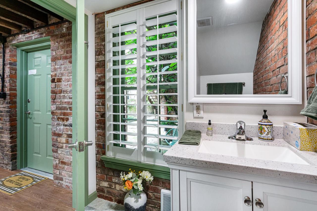 Private Loft Carriage House Walk Score 95 Alexandria Buitenkant foto